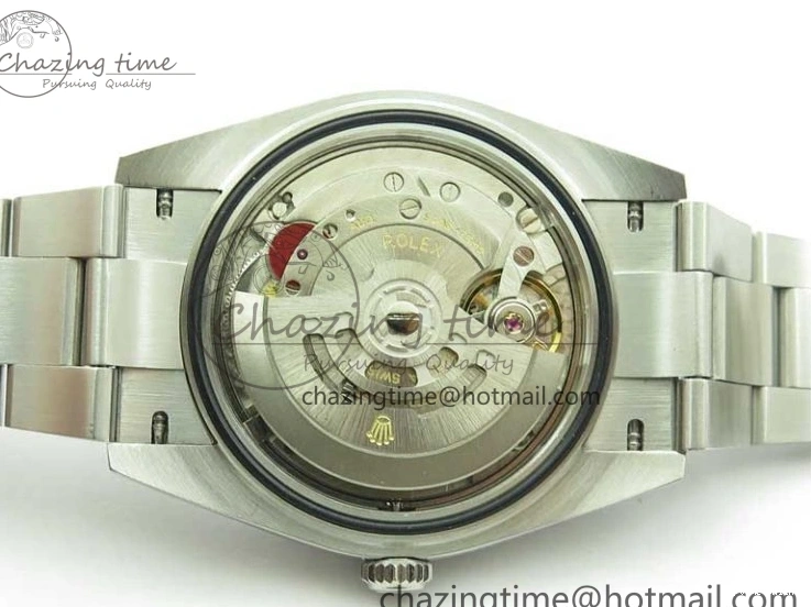 1226 Casual Oyster Perpetual 41mm 124300 EWF Best Edition Red Dial on SS Bracelet A 2856